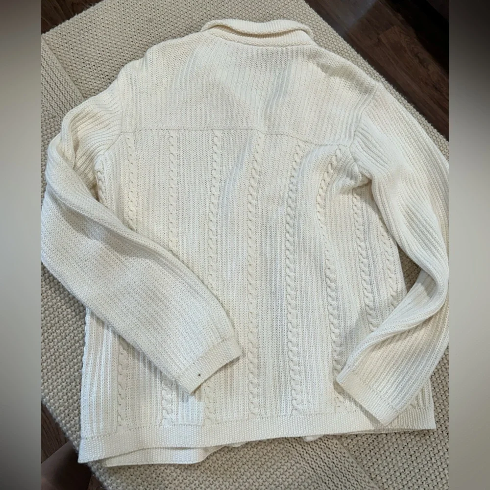 Liz claiborne Women's Cream Cable Knit Sweater